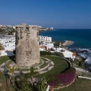 https://espectacular-apartamento-en-primera-linea-de-playa-benalmadena.1costadelsol.com