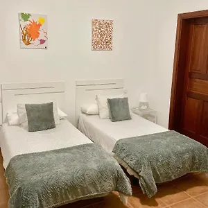https://apartamento-las-quemadas.in-canary-islands.com